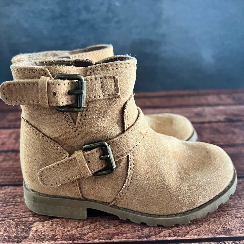 Old Navy Kids Tan Suede Boots